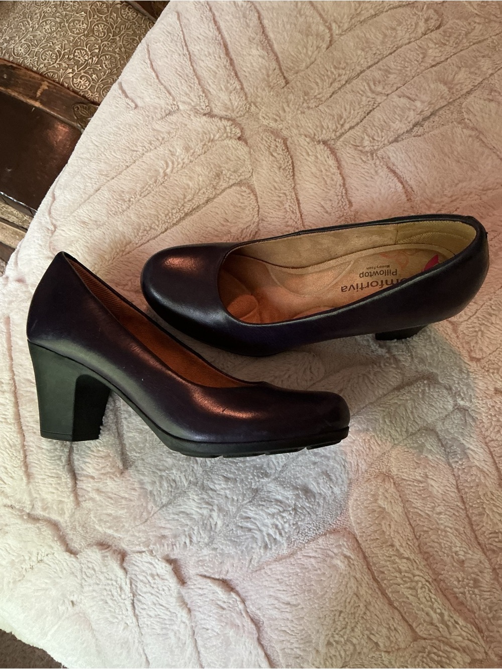 Clarks Women’s Navy Blue Mid Block Heel Pumps